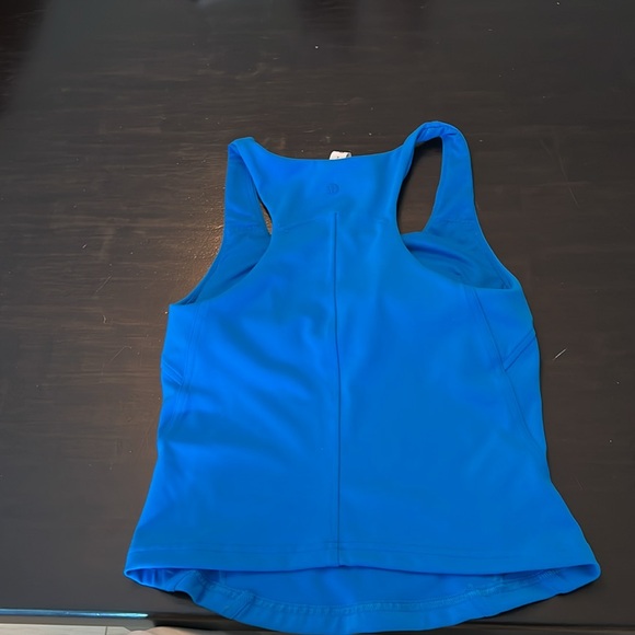 NWOT Lululemon tank top with built in bra. Size 4. Never worn. - Picture 5 of 5